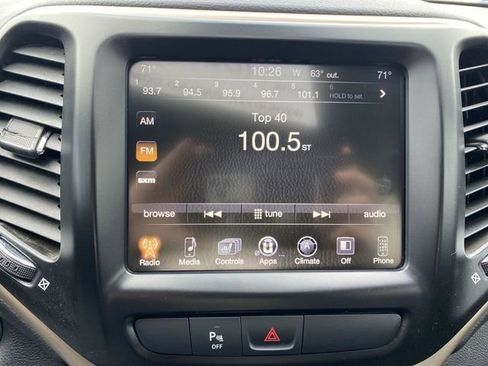 Used 2018 Jeep Cherokee Limited AWD/4WD image 16