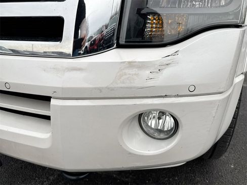 Used 2012 Ford Expedition Limited image 30