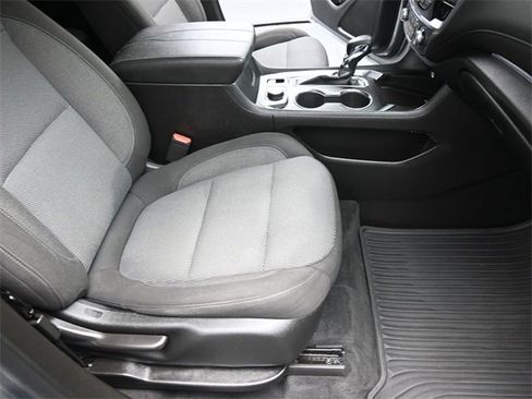 Used 2023 Chevrolet Traverse LT image 27