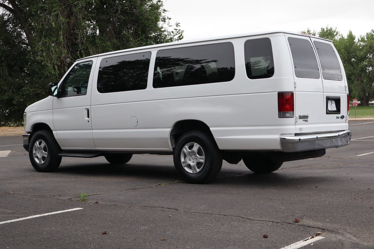 Used 2010 Ford E-350 and Econoline 350 XLT RWD image 7