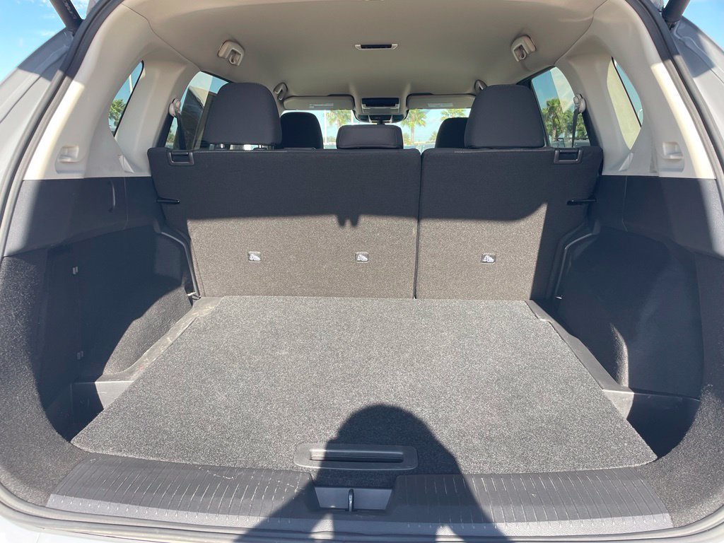 Certified 2026 Nissan Rogue SV FWD image 28