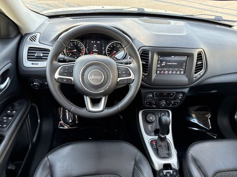 Used 2020 Jeep Compass Latitude AWD/4WD image 18
