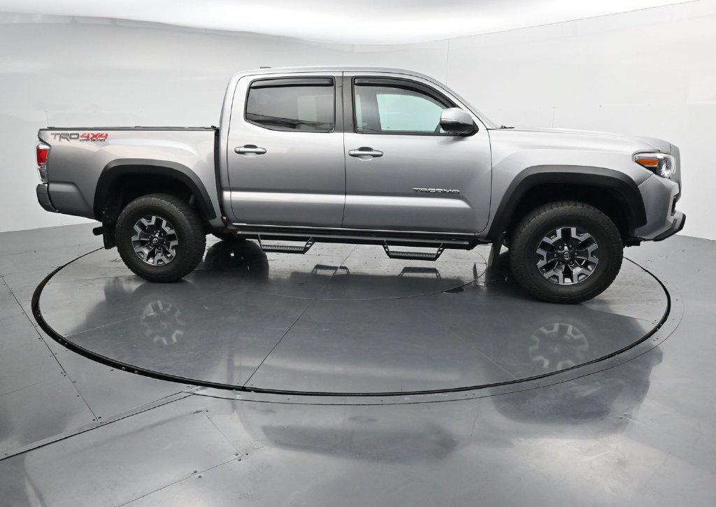 Used 2021 Toyota Tacoma TRD Off-Road AWD/4WD image 9