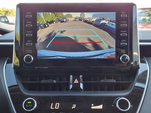 Used 2020 Toyota Corolla LE image 18