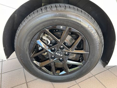 Used 2025 Kia K5 LXS image 29