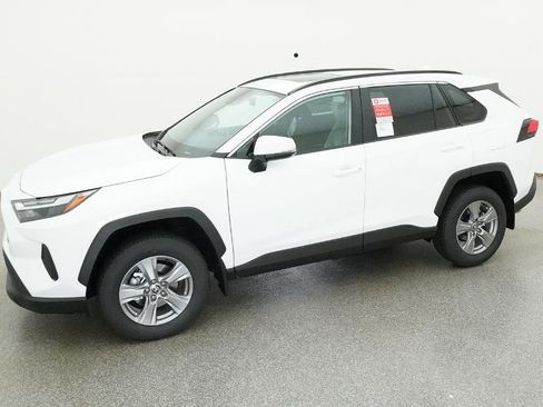 New 2025 Toyota RAV4 XLE image 5
