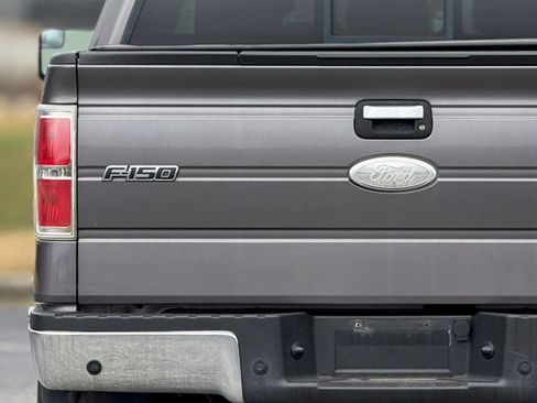 Used 2011 Ford F150 XLT w/ XLT Chrome Pkg image 13