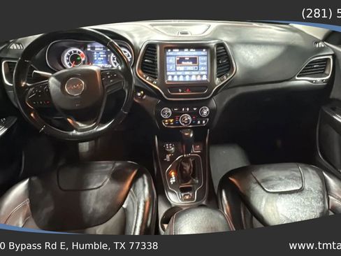Used 2020 Jeep Cherokee Trailhawk w/ Cold Weather Group AWD/4WD image 8