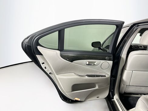 Used 2011 Lexus LS 460 image 27