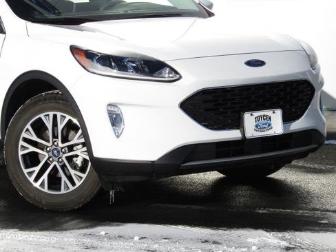 Used 2022 Ford Escape SEL image 4