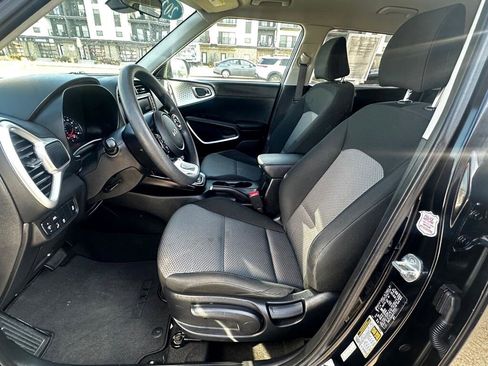 Used 2022 Kia Soul LX w/ Technology Package image 13