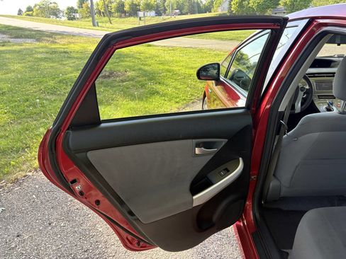 Used 2013 Toyota Prius Two FWD image 21