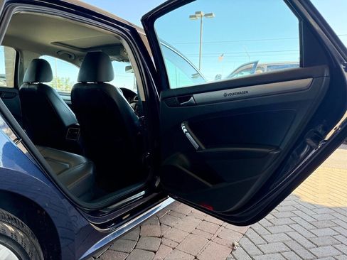 Used 2014 Volkswagen Passat TDI SE image 36