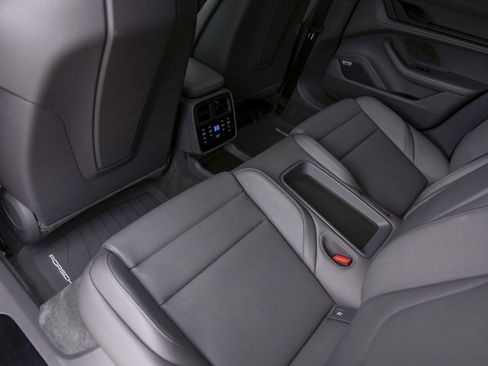 Used 2022 Porsche Taycan GTS AWD/4WD image 37