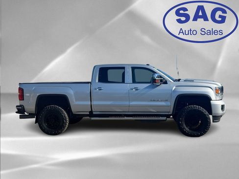 Used 2019 GMC Sierra 2500 Denali w/ Duramax Plus Package image 3
