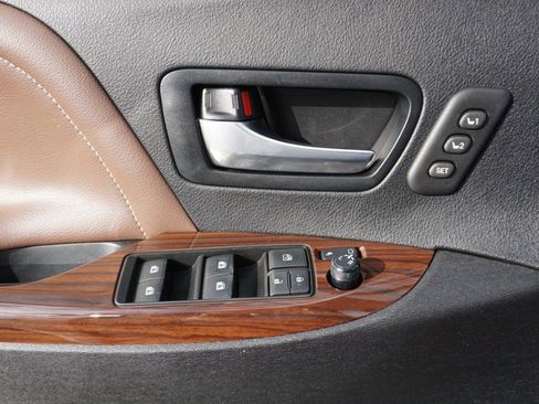 Used 2020 Toyota Sienna Limited Premium image 22