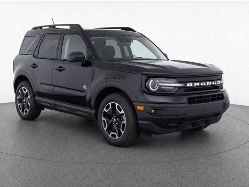 Used 2024 Ford Bronco Sport Outer Banks AWD/4WD image 2