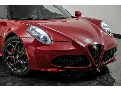 Used 2015 Alfa Romeo 4C Coupe w/ Leather Interior Group RWD image 2