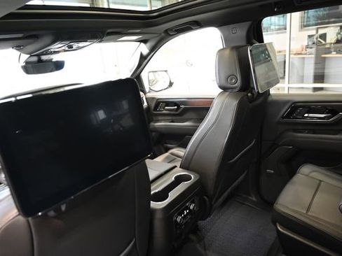 New 2026 GMC Yukon XL Denali w/ Denali Reserve Package image 24