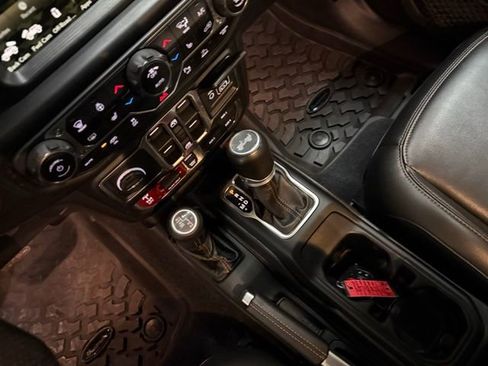 Used 2022 Jeep Wrangler Unlimited Rubicon w/ Trailer Tow Package image 33