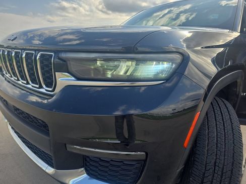 Used 2021 Jeep Grand Cherokee L Limited AWD/4WD image 31