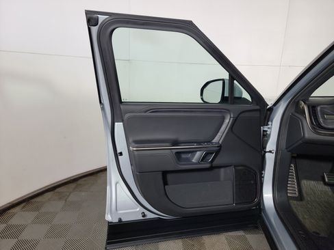 Used 2023 Rivian R1S Adventure AWD/4WD image 16