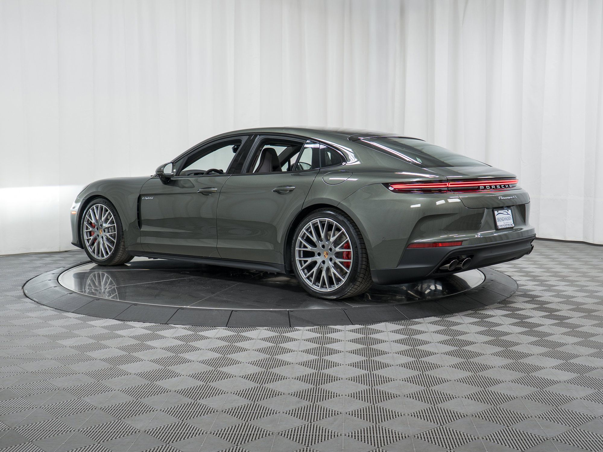 Used 2026 Porsche Panamera 4S AWD/4WD image 32
