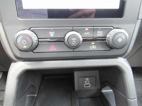 Used 2025 Ford Ranger XL RWD image 31
