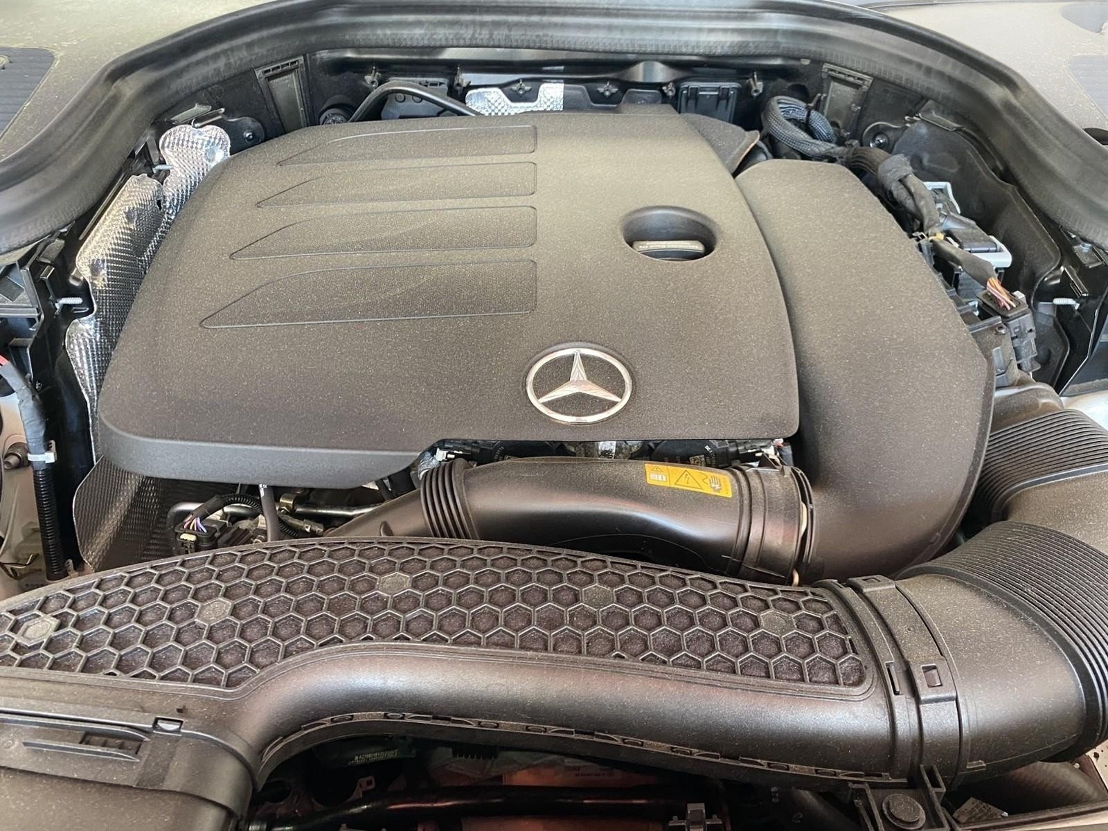 Used 2022 Mercedes-Benz GLC 300 4MATIC w/ Premium Package Lite image 29