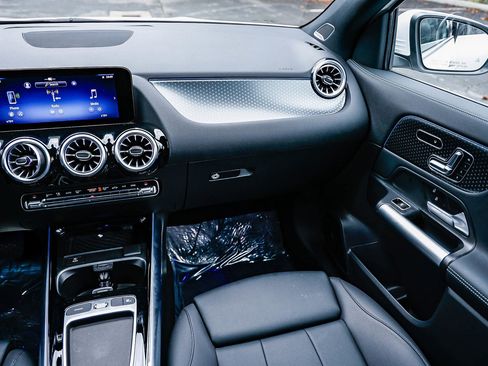 Certified 2025 Mercedes-Benz GLA 250 image 15