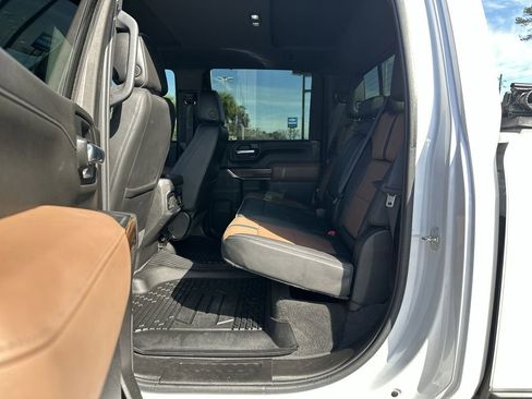 Used 2023 Chevrolet Silverado 2500 High Country w/ Technology Package image 27