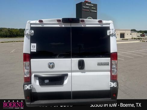 Used 2025 RAM ProMaster 2500 w/ U-Haul Equipment Group FWD image 11