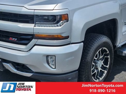 Used 2018 Chevrolet Silverado 1500 LT w/ Texas Edition AWD/4WD image 11