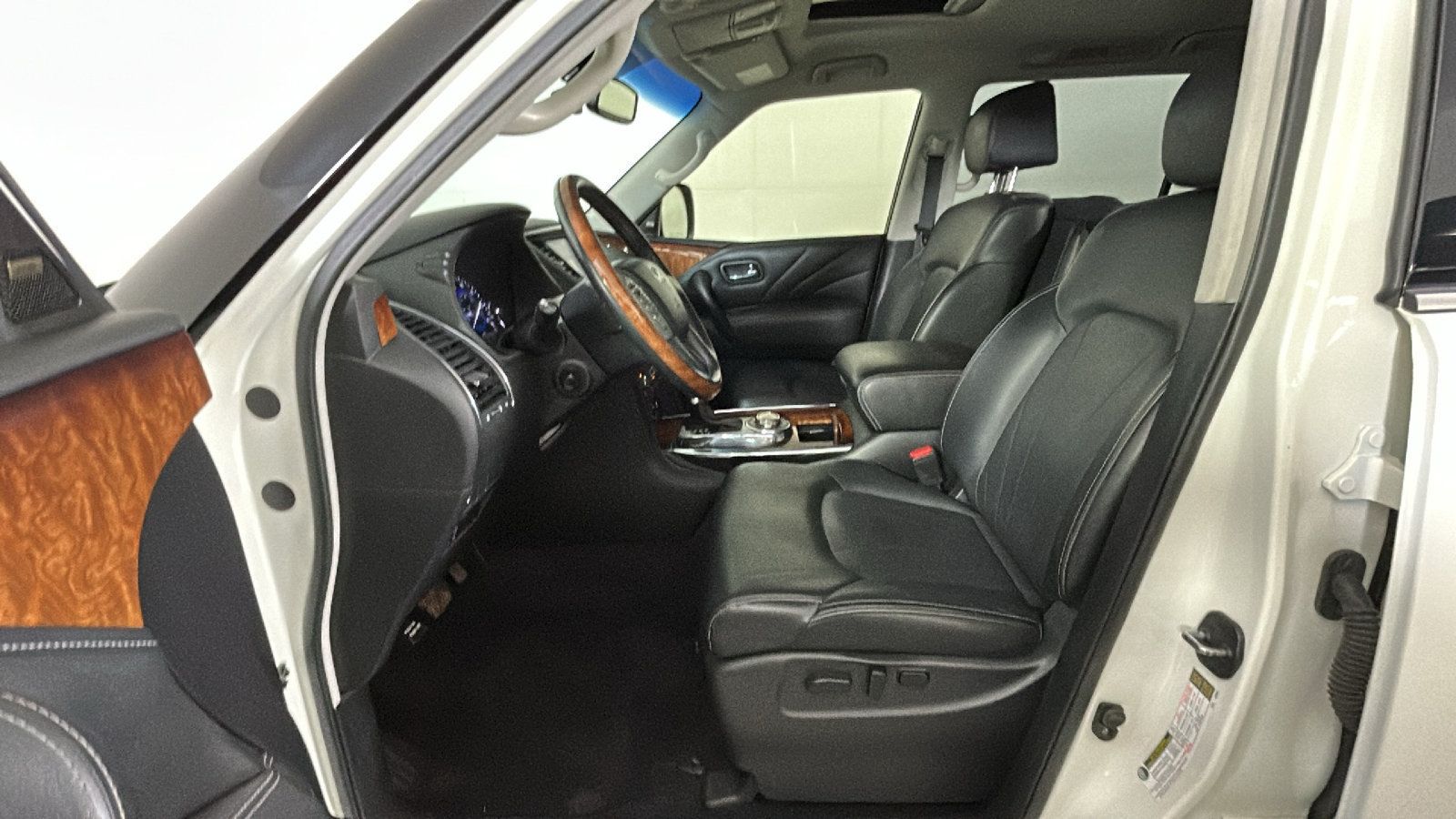 Used 2017 INFINITI QX80 4WD image 12