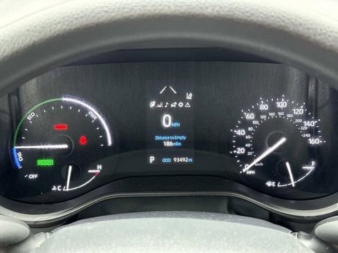 Used 2023 Toyota Sienna LE image 27