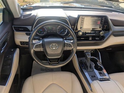 Certified 2022 Toyota Highlander Limited image 31