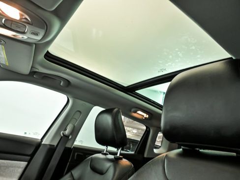 Used 2022 Jeep Compass Latitude w/ Sun and Sound Group AWD/4WD image 15