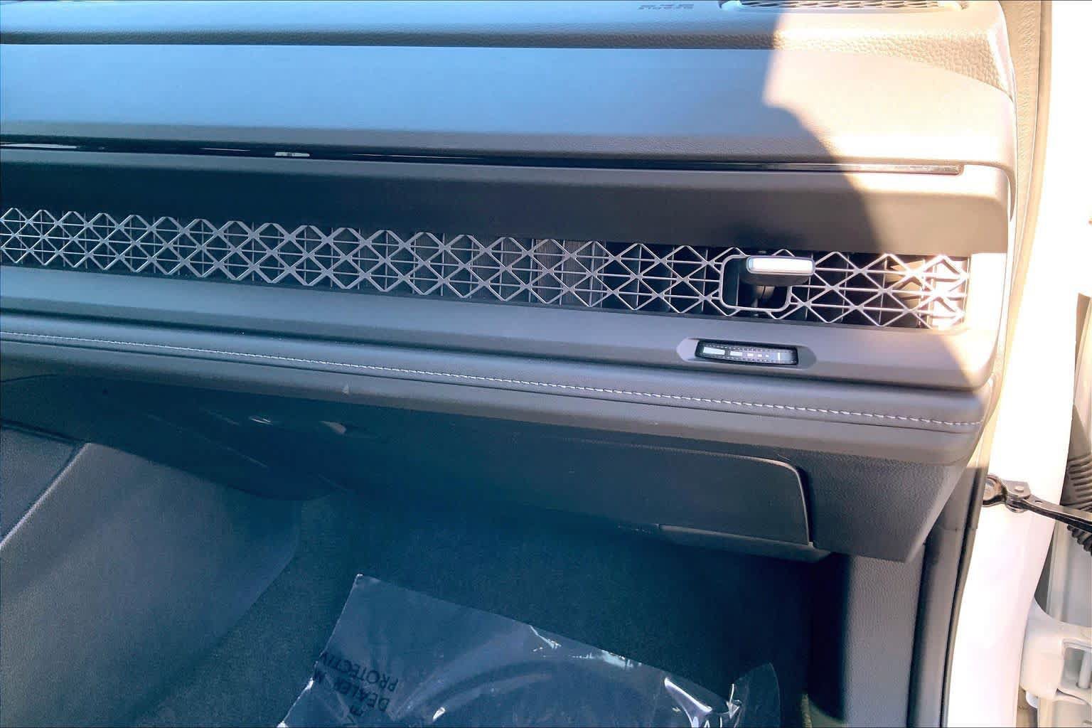 Used 2025 Honda Accord SE image 18