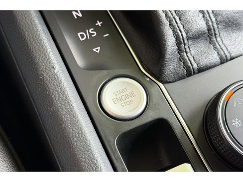 Used 2021 Volkswagen Atlas SE w/ Towing Package AWD/4WD image 25