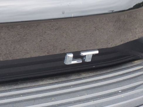 Used 2025 Chevrolet Suburban LT AWD/4WD image 13