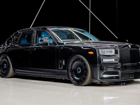 Used 2025 Rolls-Royce Phantom Sedan image 1