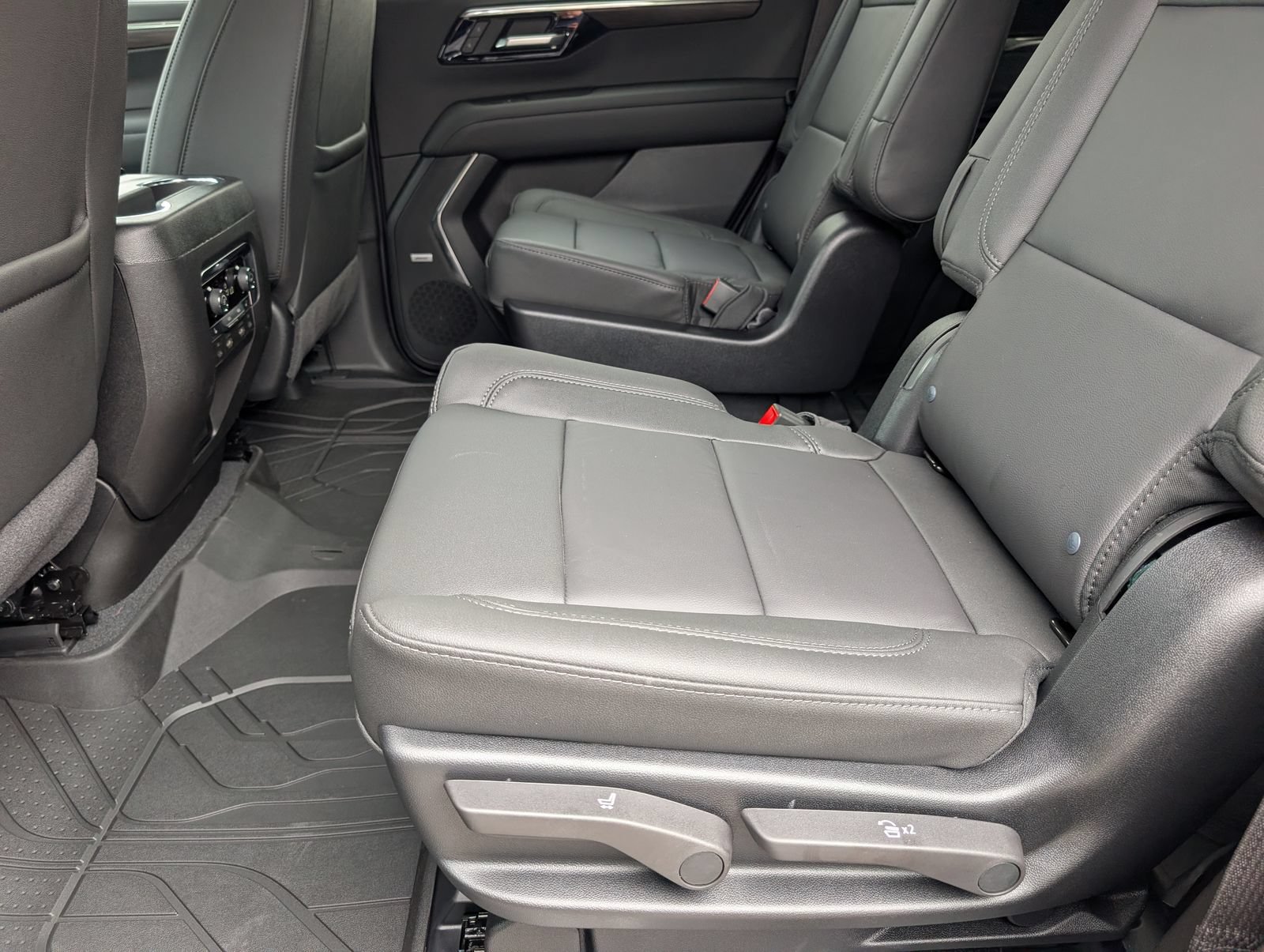 New 2026 Chevrolet Tahoe Z71 w/ Z71 Off-Road Package AWD/4WD image 8