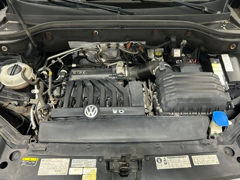 Used 2018 Volkswagen Atlas Launch Edition AWD/4WD image 17