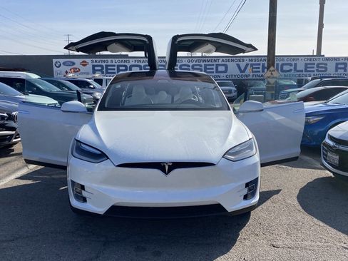 Used 2017 Tesla Model X P100D image 3