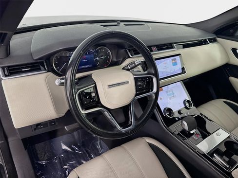 Certified 2022 Land Rover Range Rover Velar R-Dynamic S AWD/4WD image 9