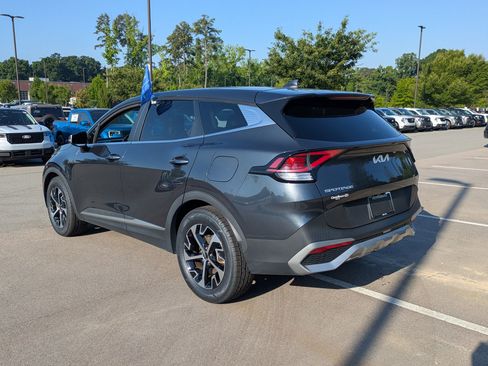 Used 2023 Kia Sportage EX FWD image 6