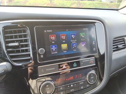 Used 2019 Mitsubishi Outlander SEL image 30