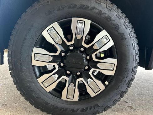 Used 2026 GMC Sierra 2500 Denali w/ Technology Package AWD/4WD image 29
