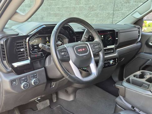 Used 2025 GMC Sierra 1500 SLT AWD/4WD image 10