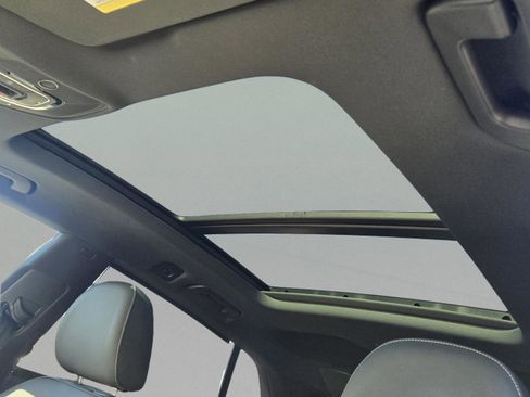 Used 2025 Audi Q8 Prestige w/ Prestige Package image 27